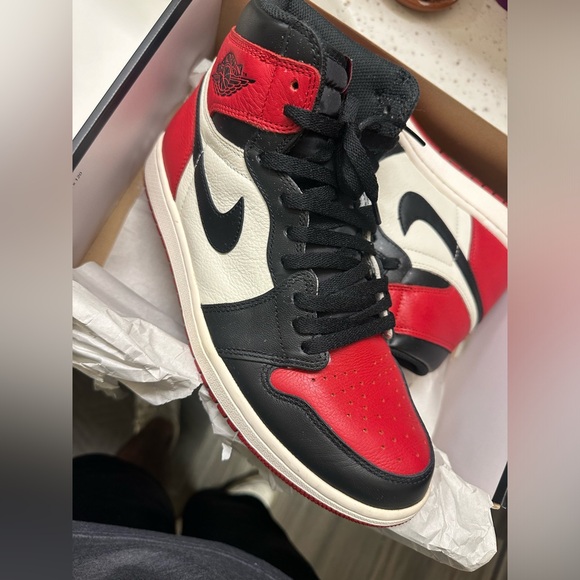 Jordan Other - Men’s Jordan Air Jordan 1 Retro High Top Bred Toe Dunks